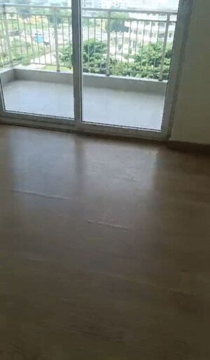 Room in 3 BHK Apartment at Emaar Palm Gardens, Sector 83 – for Rent