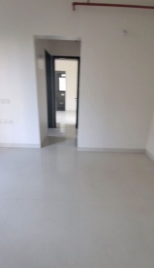 Room in 1.5 BHK Apartment at Sheth Avante, Kanjurmarg West – for Sale