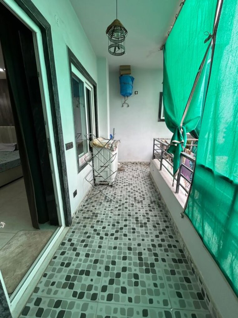 Balcony, parklands 3 Bedroom 1730 Sq.Ft. Builder Floor In Sector 85 Faridabad 10675892