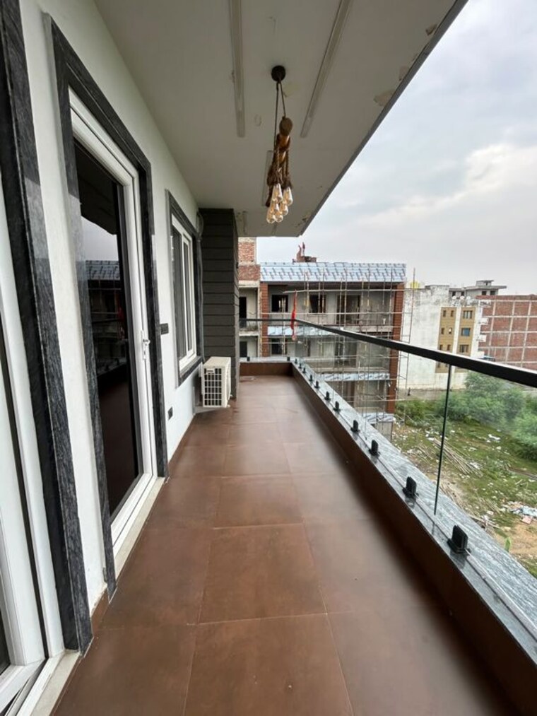 Balcony, parklands 3 Bedroom 1730 Sq.Ft. Builder Floor In Sector 85 Faridabad 10675892