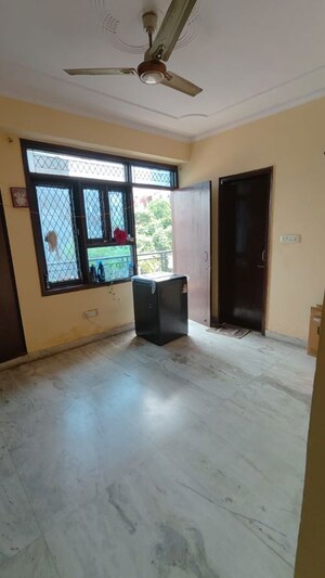 Room in 1 BHK Builder Floor at Neb Sarai – for Rent