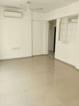 2 BHK Apartment For Rent in Khar Gymkhana Apartment in Khar West, Mumbai