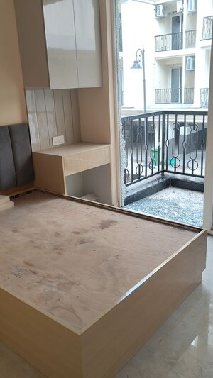 Room in 2 BHK Apartment at Signature Global City 81, Sector 81 – for Sale
