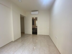 Room in 3 BHK Apartment at Lodha Sterling, Kolshet Road – for Rent