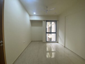 Room in 3 BHK Apartment at Lodha Sterling, Kolshet Road – for Rent