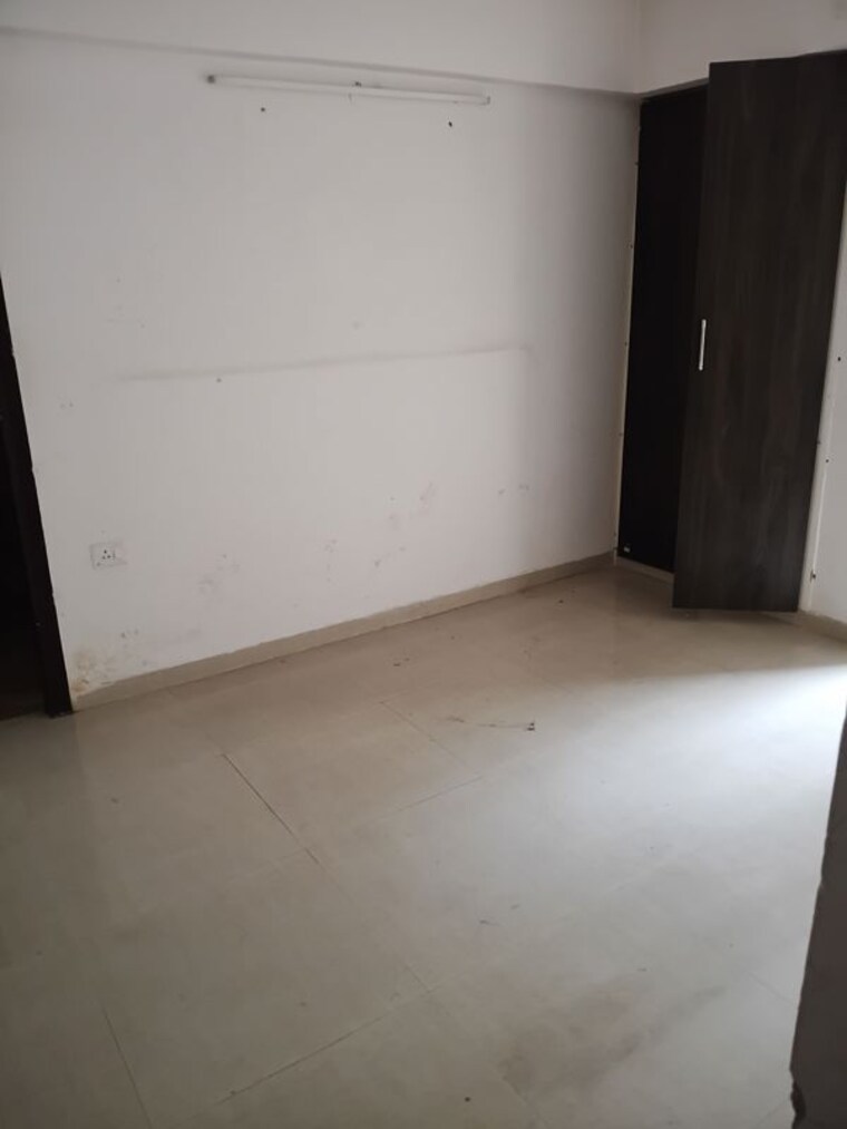 Room, nirala-world-estate-i 3.5 Bedroom 1745 Sq.Ft. Apartment In Tech Zone 4 Greater Noida Greater Noida 10675949