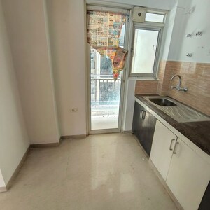 Kitchen in 3 BHK Apartment at Omaxe R2, Gomti Nagar – for Sale
