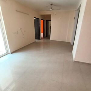 Room in 3 BHK Apartment at Omaxe R2, Gomti Nagar – for Sale