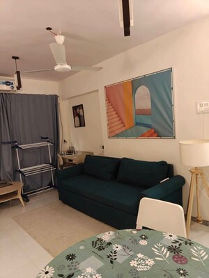 2 BHK Apartment For Rent in Mount Mary Bandra, Bandra West