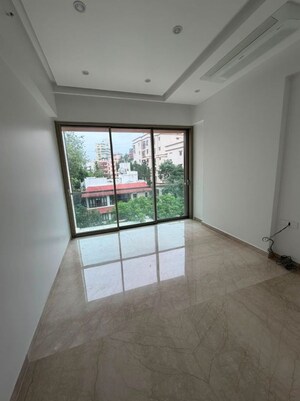 Room in 4 BHK Apartment at Jasani Apollo Heights, Khar West – for Sale