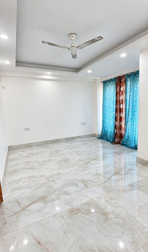 Room in 3 BHK Builder Floor at Chattarpur – for Sale