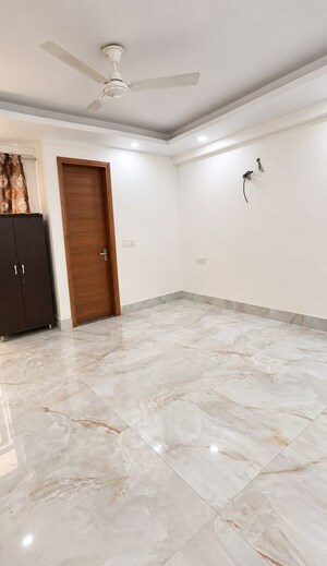 Room in 3 BHK Builder Floor at Chattarpur – for Sale