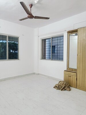 Room in 2 BHK Apartment at Wadgaon Sheri – for Rent