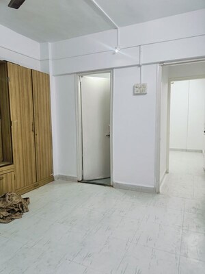 Room in 2 BHK Apartment at Wadgaon Sheri – for Rent