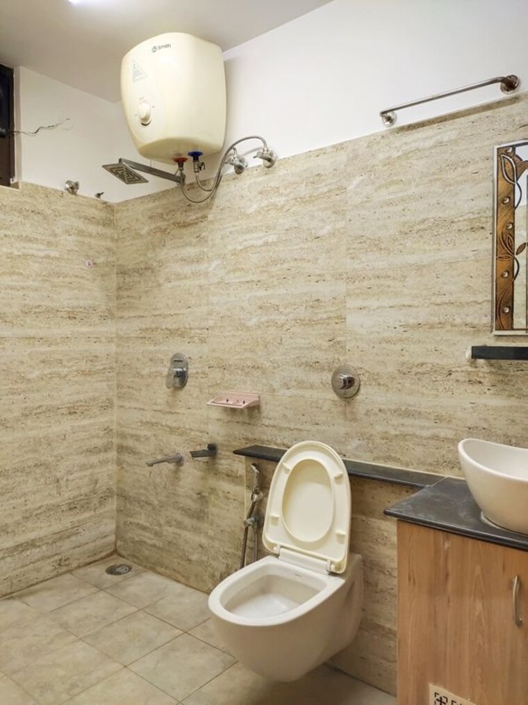 Bathroom, frazer town 3 Bedroom 1950 Sq.Ft. Builder Floor In Frazer Town Bangalore 10676032