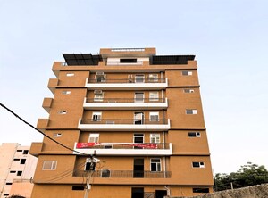  Pg For Rent in Nsez