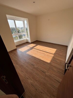 Room in 2 BHK Apartment at Brigade Laguna, Hebbal – for Sale