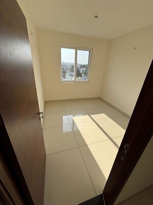 Room in 2 BHK Apartment at Brigade Laguna, Hebbal – for Sale