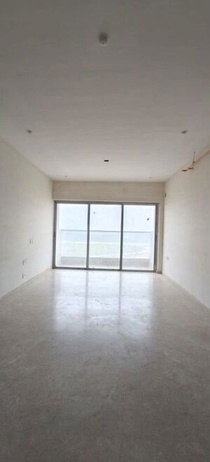 Room in 4 BHK Apartment at Sheth 72 West, Andheri West – for Rent