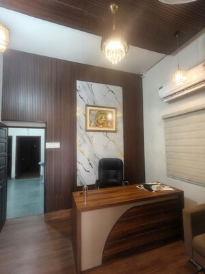  Office Space For Rent in Raja Park