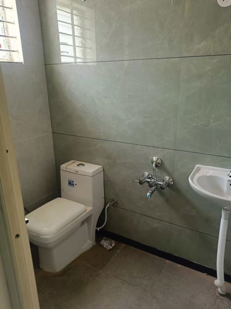 Bathroom, kogilu 3 Bedroom 1600 Sq.Ft. Builder Floor In Kogilu Bangalore 10676010