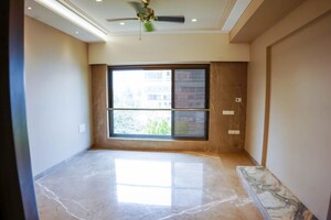 Room in 3 BHK Apartment at Kolte Patil K52, Khar West – for Rent