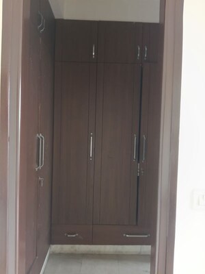 Furnished Amenities in 3 BHK Builder Floor at Sector 43 – for Rent