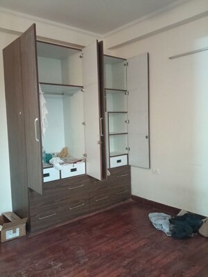 Building Lobby in 2 BHK Builder Floor at Sector 43 – for Rent