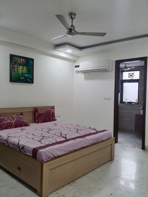 Bedroom in 3 BHK Builder Floor at Sector 43 – for Rent