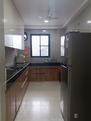 Kitchen in 3 BHK Builder Floor at Sector 43 – for Rent