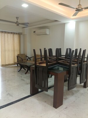Master Bedroom in 3 BHK Builder Floor at Sector 43 – for Rent