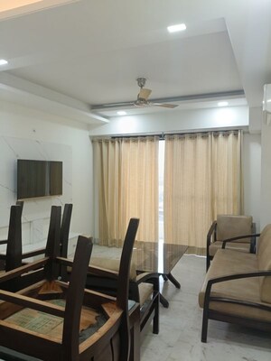 Living Room in 3 BHK Builder Floor at Sector 43 – for Rent