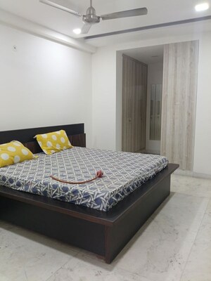 Bedroom in 3 BHK Builder Floor at Sector 43 – for Rent
