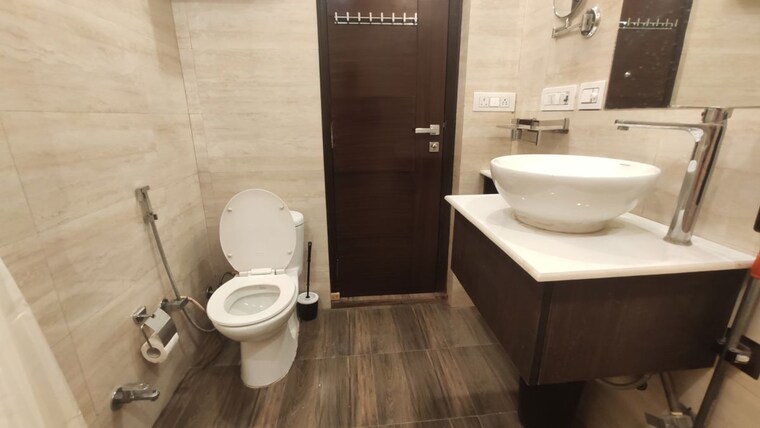 Bathroom, safdarjung enclave 1 Bedroom 725 Sq.Ft. Apartment In Safdarjung Enclave Delhi 10676271