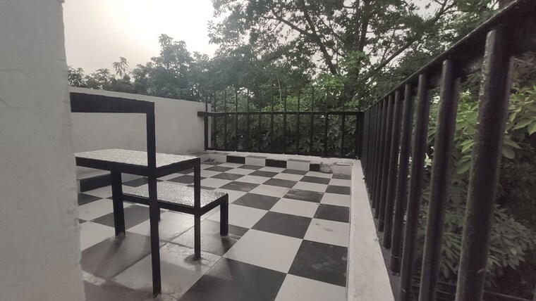 Balcony, safdarjung enclave 1 Bedroom 725 Sq.Ft. Apartment In Safdarjung Enclave Delhi 10676271