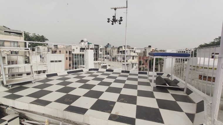 Gym, safdarjung enclave 1 Bedroom 725 Sq.Ft. Apartment In Safdarjung Enclave Delhi 10676271