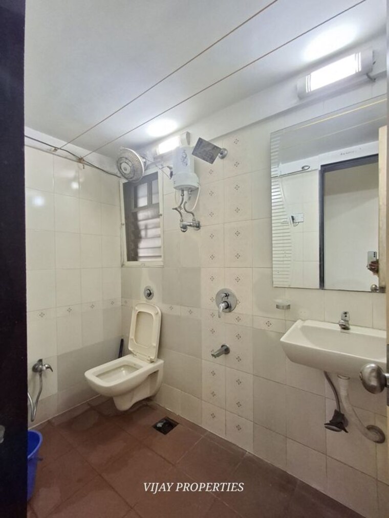Bathroom, goodwill-kanchangiri 4 Bedroom 1565 Sq.Ft. Apartment In Kandivali East Mumbai 10676286