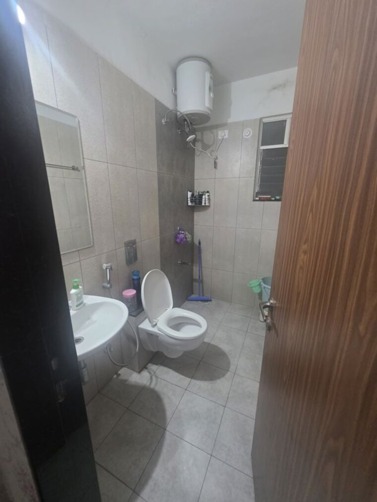 Bathroom, vilas-javdekar-prudentia-towers 2 Bedroom 696 Sq.Ft. Apartment In Wakad Pune 10676290