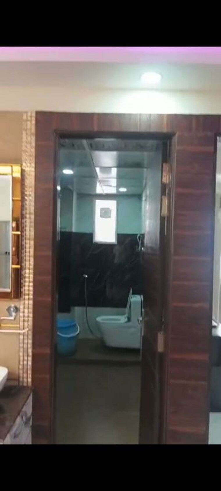 Bathroom, dwarika-raj-garden-city 4 Bedroom 216 Sq.Yd. Builder Floor In Raj Nagar Extension Ghaziabad 10676344