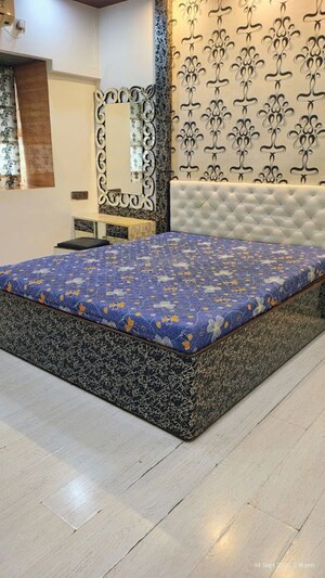 Bedroom in 2 BHK Apartment at Dheeraj Ganga, Malad West – for Rent