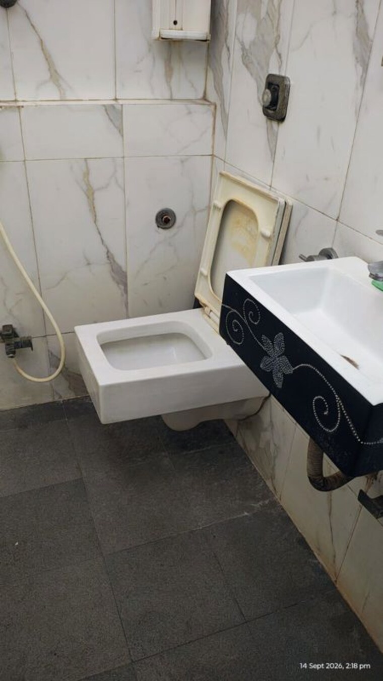Bathroom, dheeraj-ganga 2 Bedroom 1050 Sq.Ft. Apartment In Malad West Mumbai 10676367