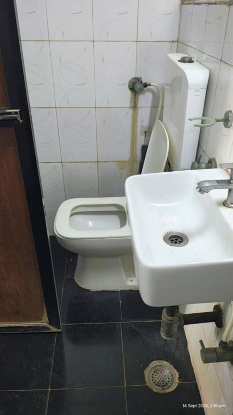 Bathroom, dheeraj-ganga 2 Bedroom 1050 Sq.Ft. Apartment In Malad West Mumbai 10676367