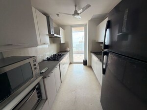 Building Lobby in 3 BHK Apartment at Lokhandwala Minerva Mahalaxmi, Mahalaxmi – for Rent