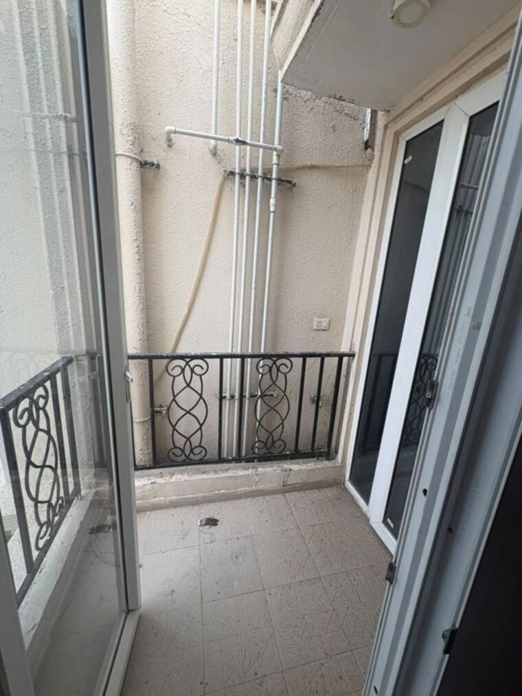 Balcony, signature-global-park-4-and-5 3 Bedroom 1120 Sq.Ft. Builder Floor In Sohna Sector 36 Gurgaon 10676413