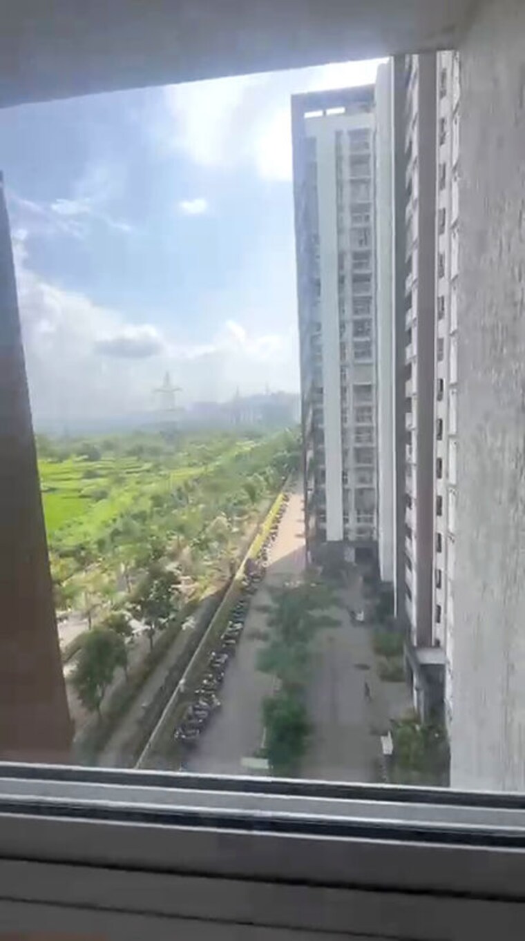 Balcony, lodha-upper-thane 1.5 Bedroom 549 Sq.Ft. Apartment In Anjur Thane 10676446