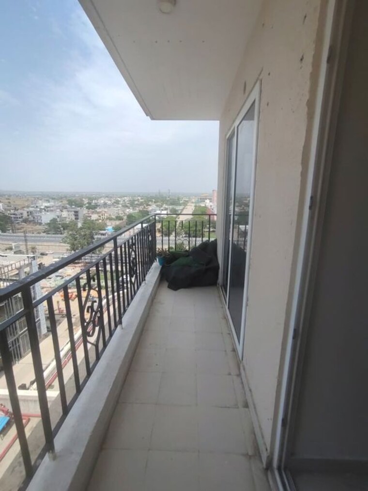 Balcony, signature-the-serenas 2 Bedroom 614 Sq.Ft. Apartment In Sohna Sector 36 Gurgaon 10676454