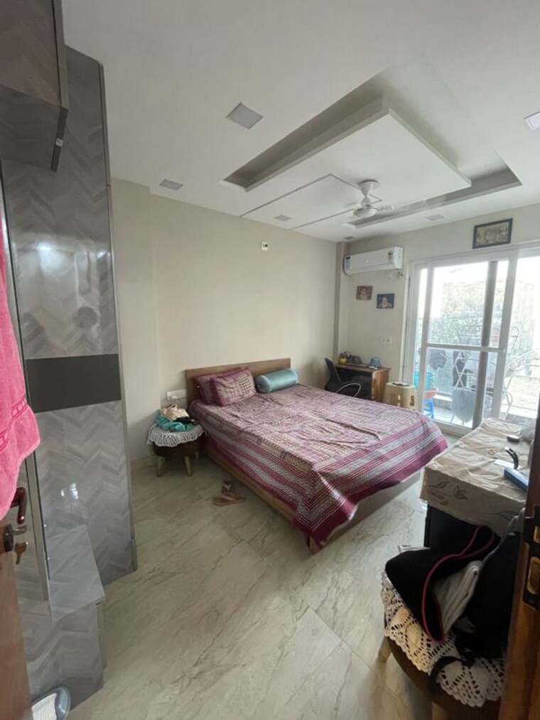 Room, nawada 3 Bedroom 100 Sq.Yd. Builder Floor In Nawada Delhi 10565436