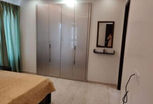 Room in 3 BHK Apartment at DLF The Primus, Sector 82a – for Rent