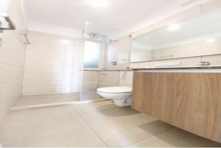 Bathroom, dlf-the-primus 4 Bedroom 2576 Sq.Ft. Apartment In Sector 82a Gurgaon 10676486