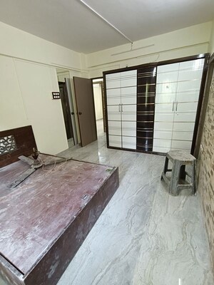 Room in 2.5 BHK Apartment at Shree Amit Nagar CHS, Andheri West – for Rent